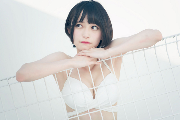 つぶら水着画像