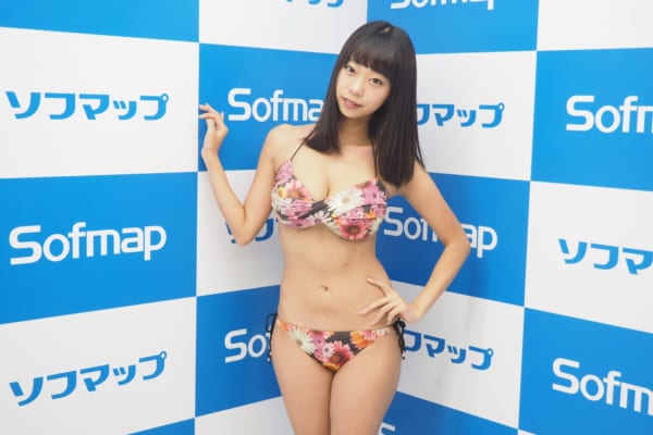 青山ひかる水着画像