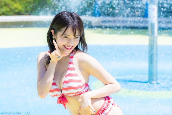 村島未悠水着画像