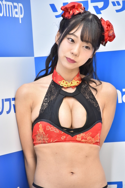 青山ひかる水着画像