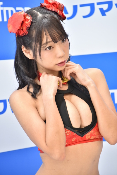 青山ひかる水着画像