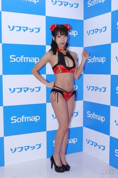 青山ひかる水着画像