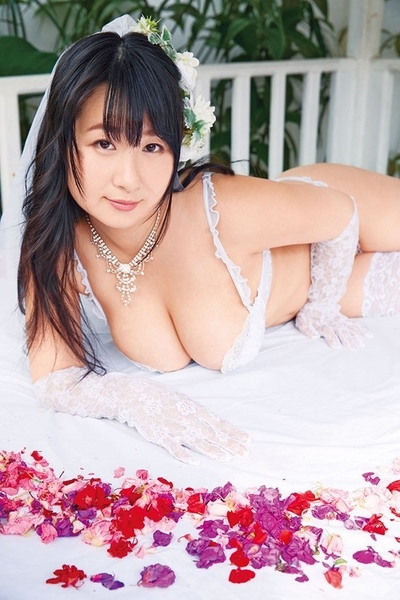 桐山瑠衣水着画像