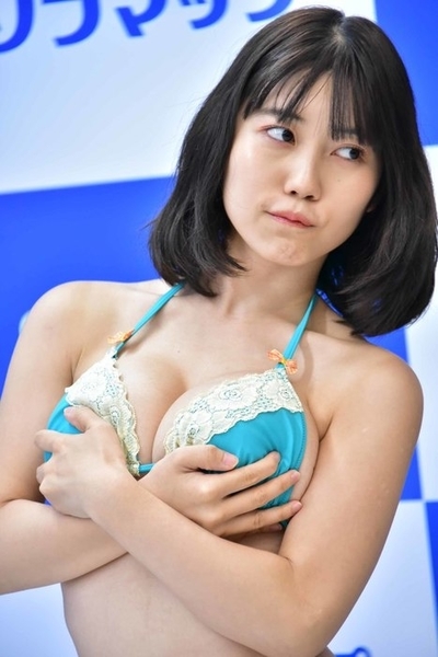 伊織いお水着画像