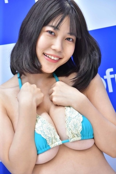 伊織いお水着画像