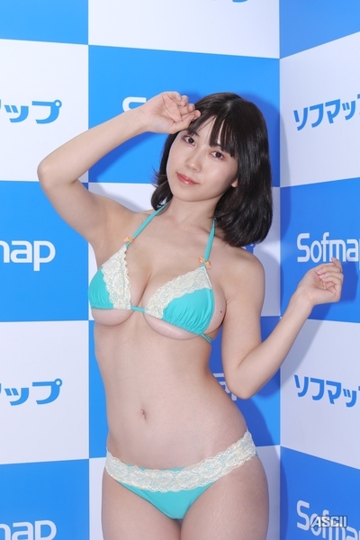 伊織いお水着画像