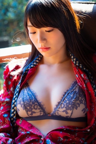 長谷川かすみ水着画像