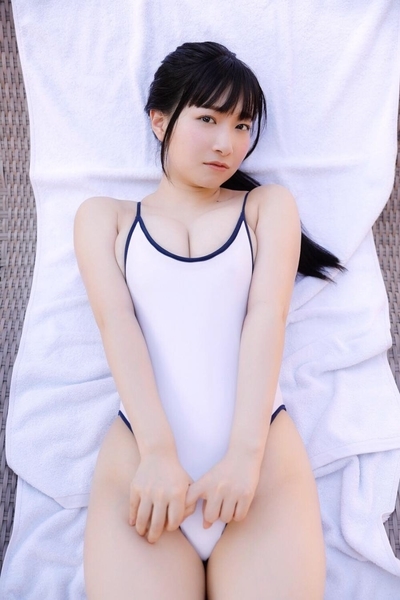 小日向ななせ水着画像
