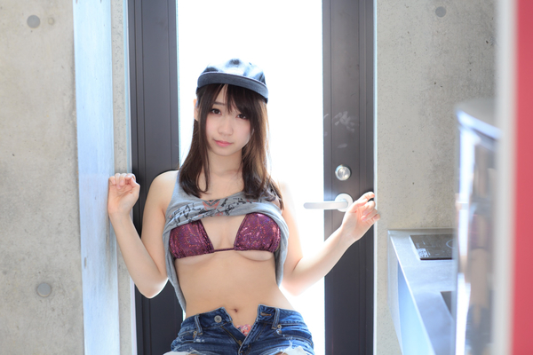 伊織もえ水着画像