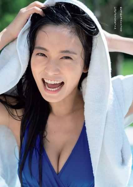 小島瑠璃子水着画像
