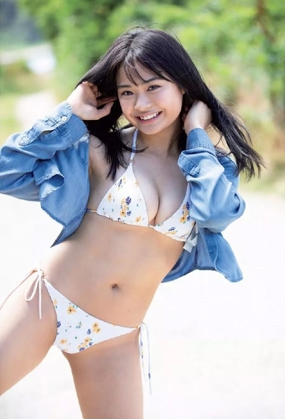 西本ヒカル水着画像
