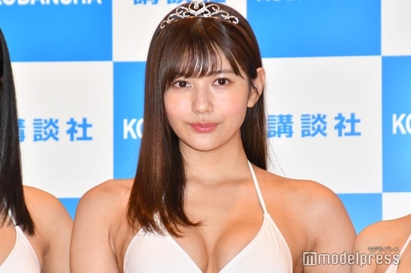 新井遥水着画像