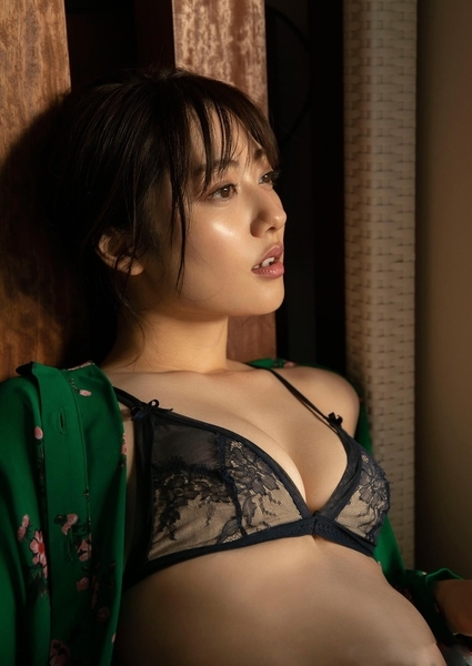 奥山かずさ水着画像