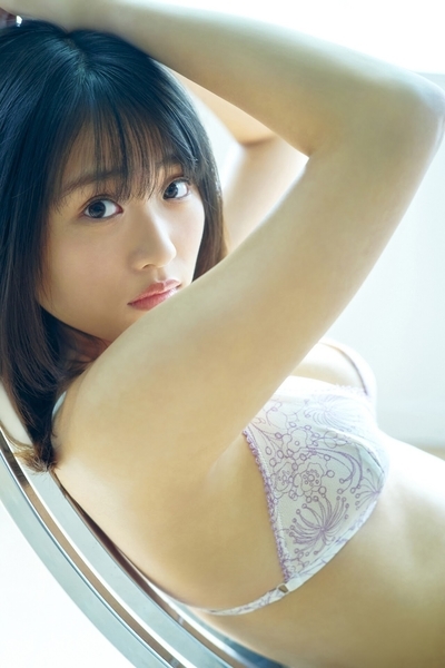 石田桃香水着画像