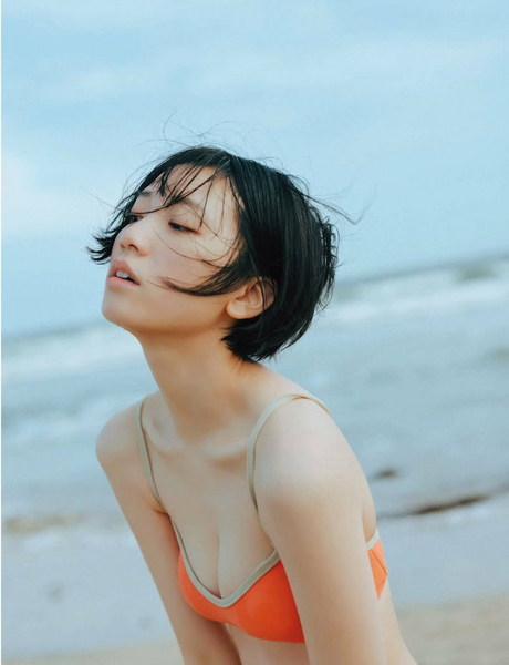 船井美玖水着画像