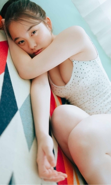 新田あゆな水着画像