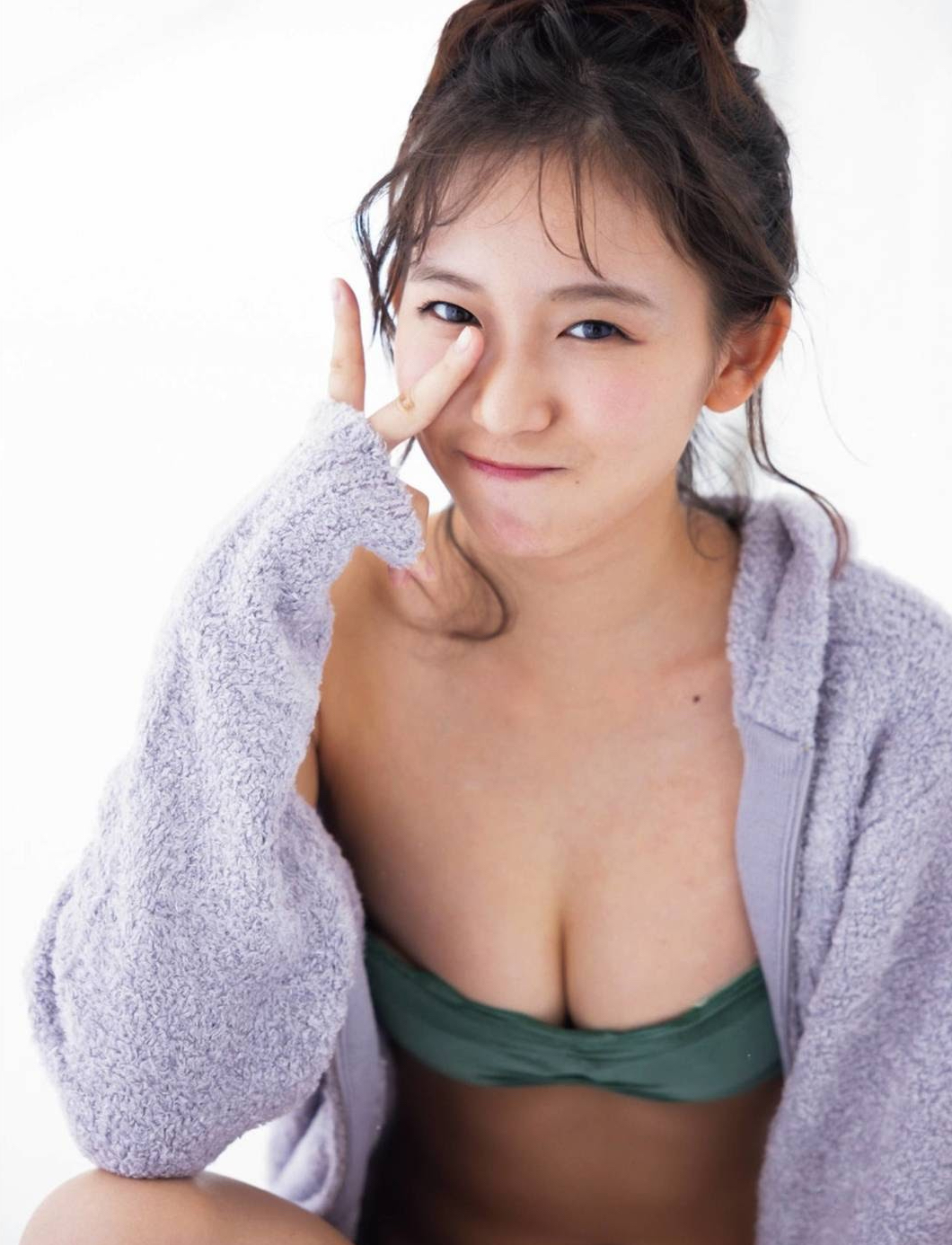 志田音々水着画像