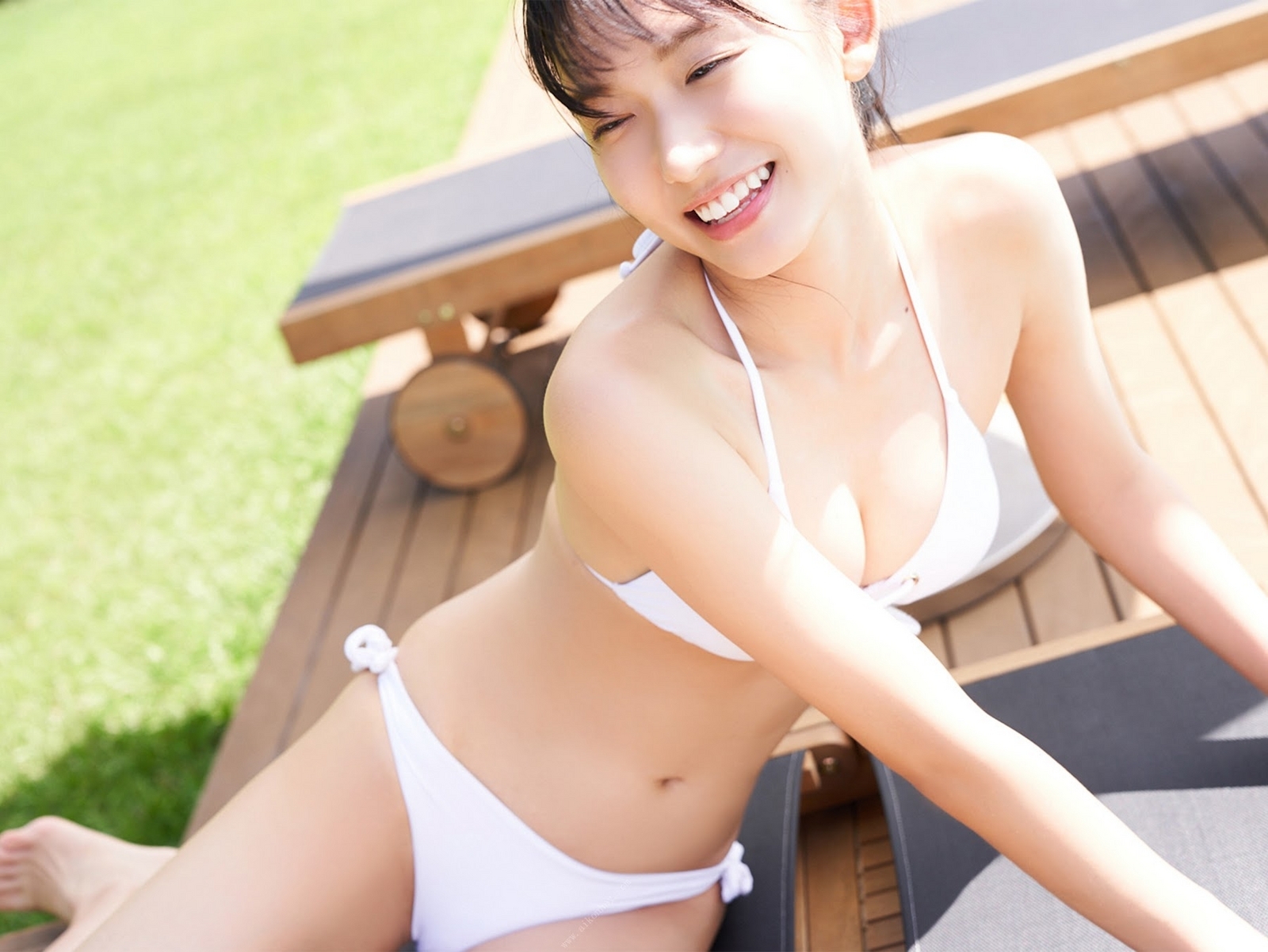 志田音々水着画像