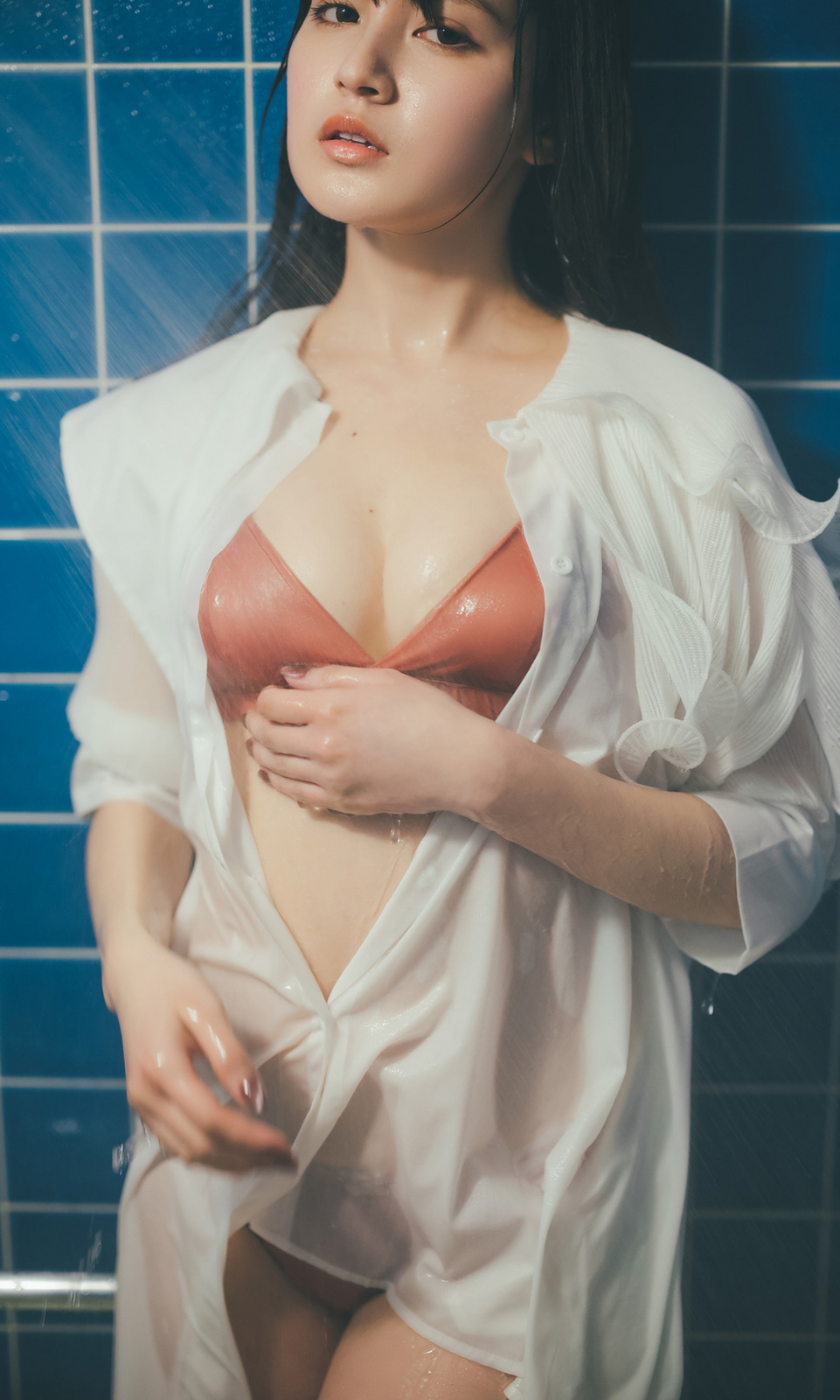 神志那結衣水着画像