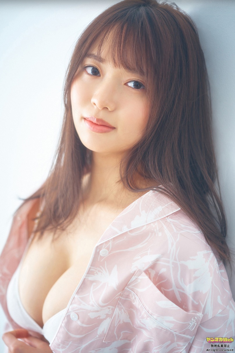 新川日菜水着画像