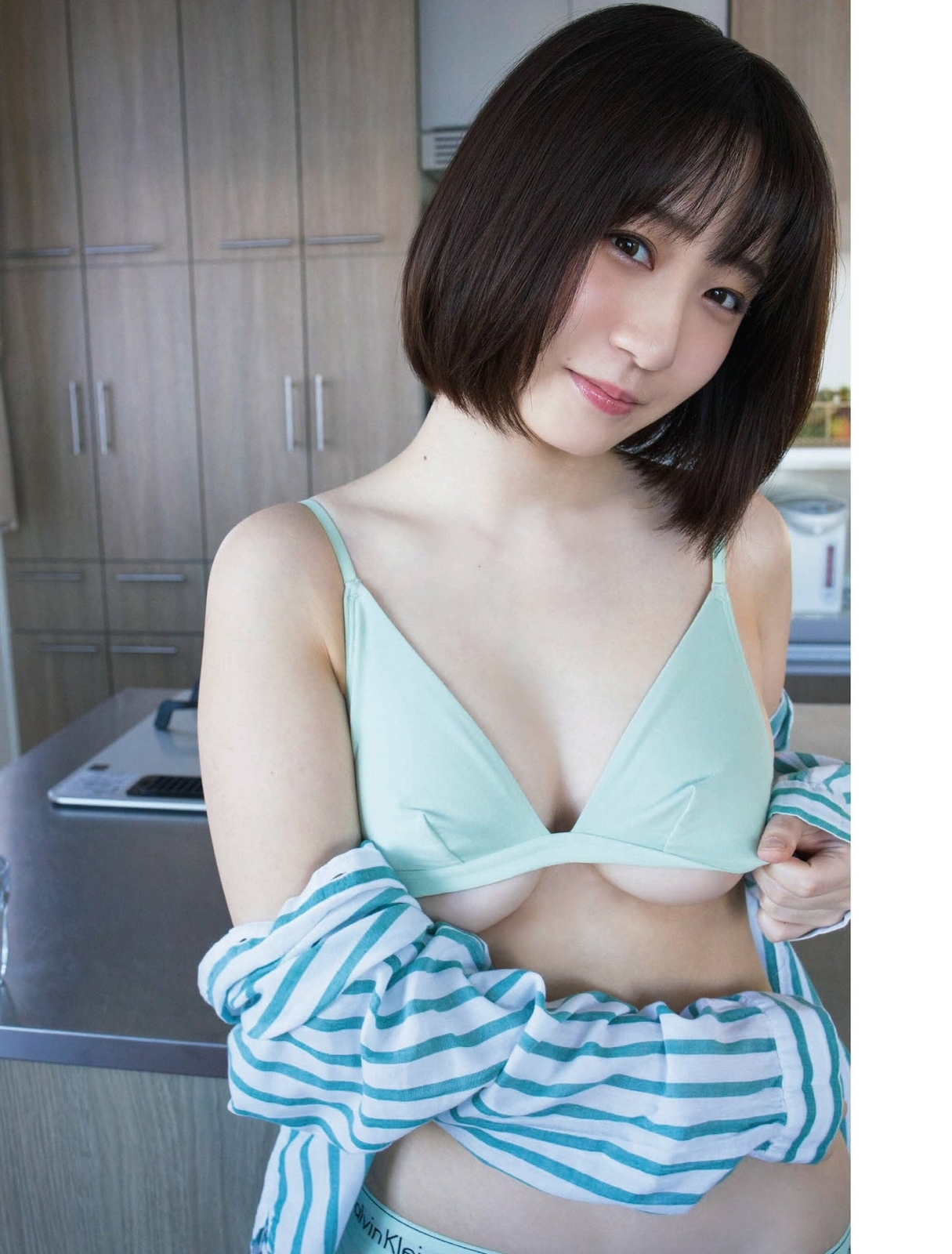 伊織もえ水着画像