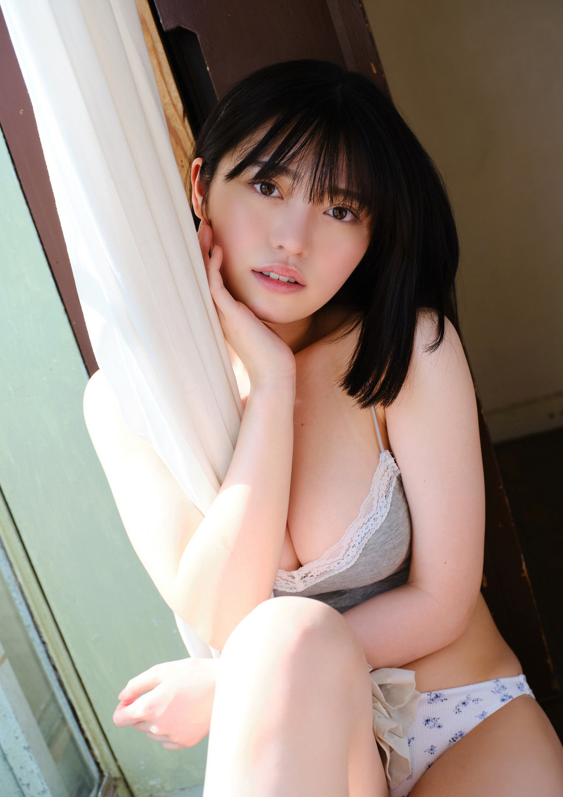 石浜芽衣水着画像