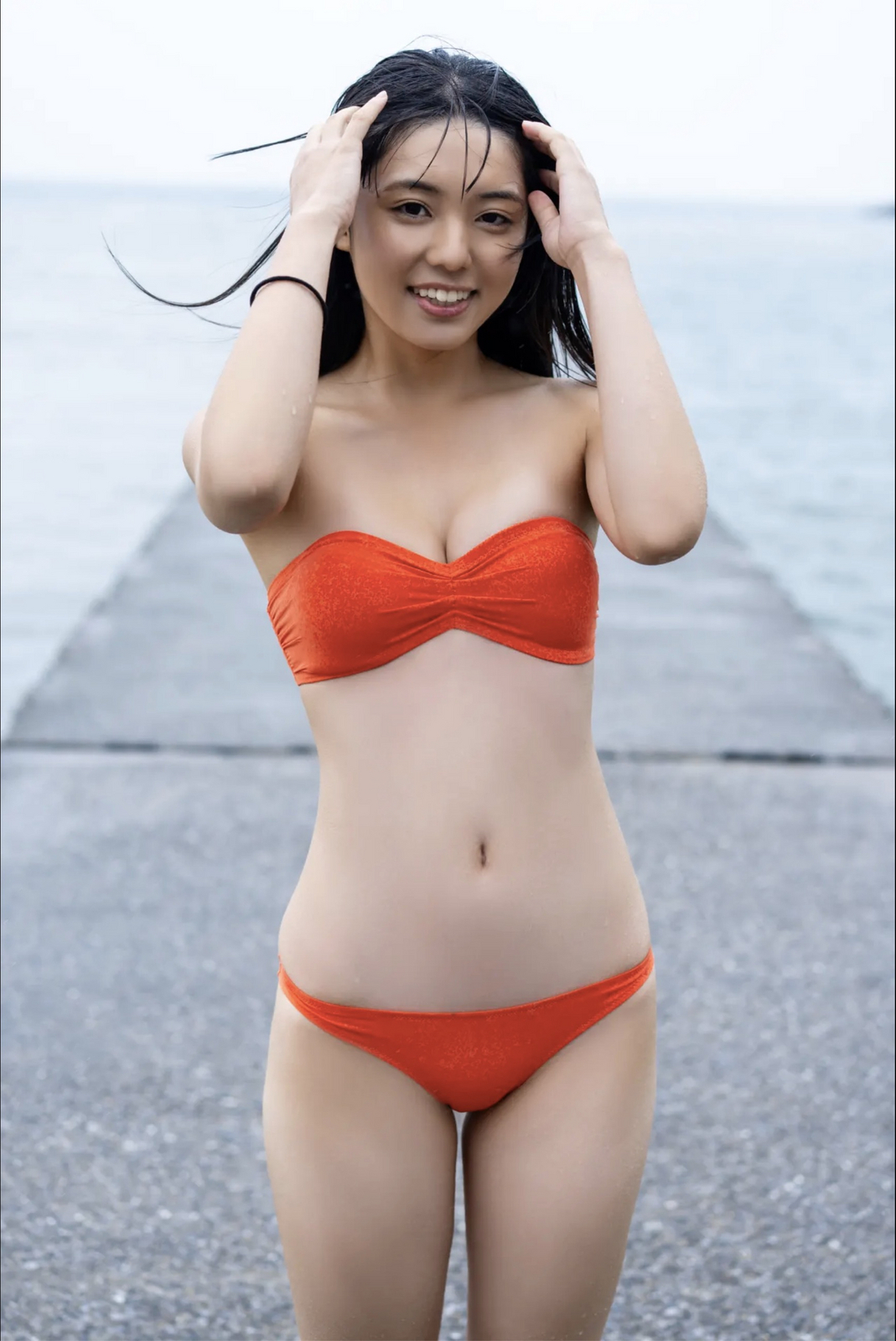 松島かのん　黒下着 