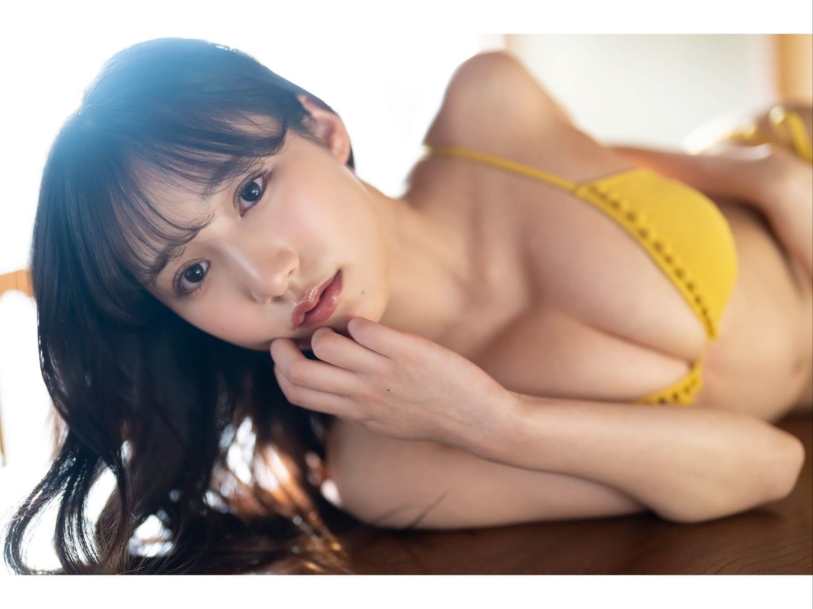 横野すみれ水着画像