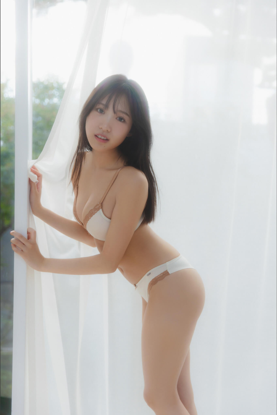 横野すみれ水着画像