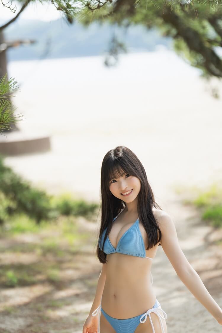 小鳥遊るい水着画像