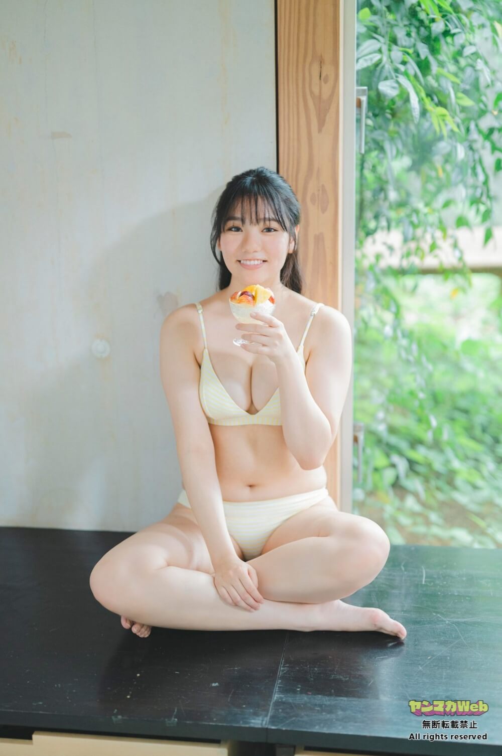 吉井しえる水着画像