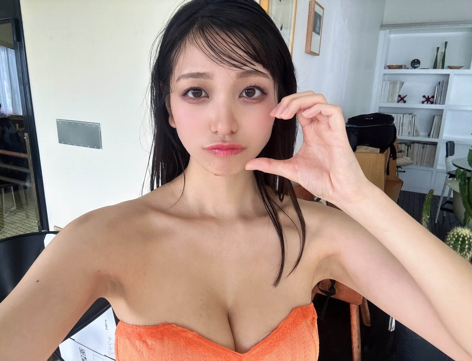 花城奈央水着画像