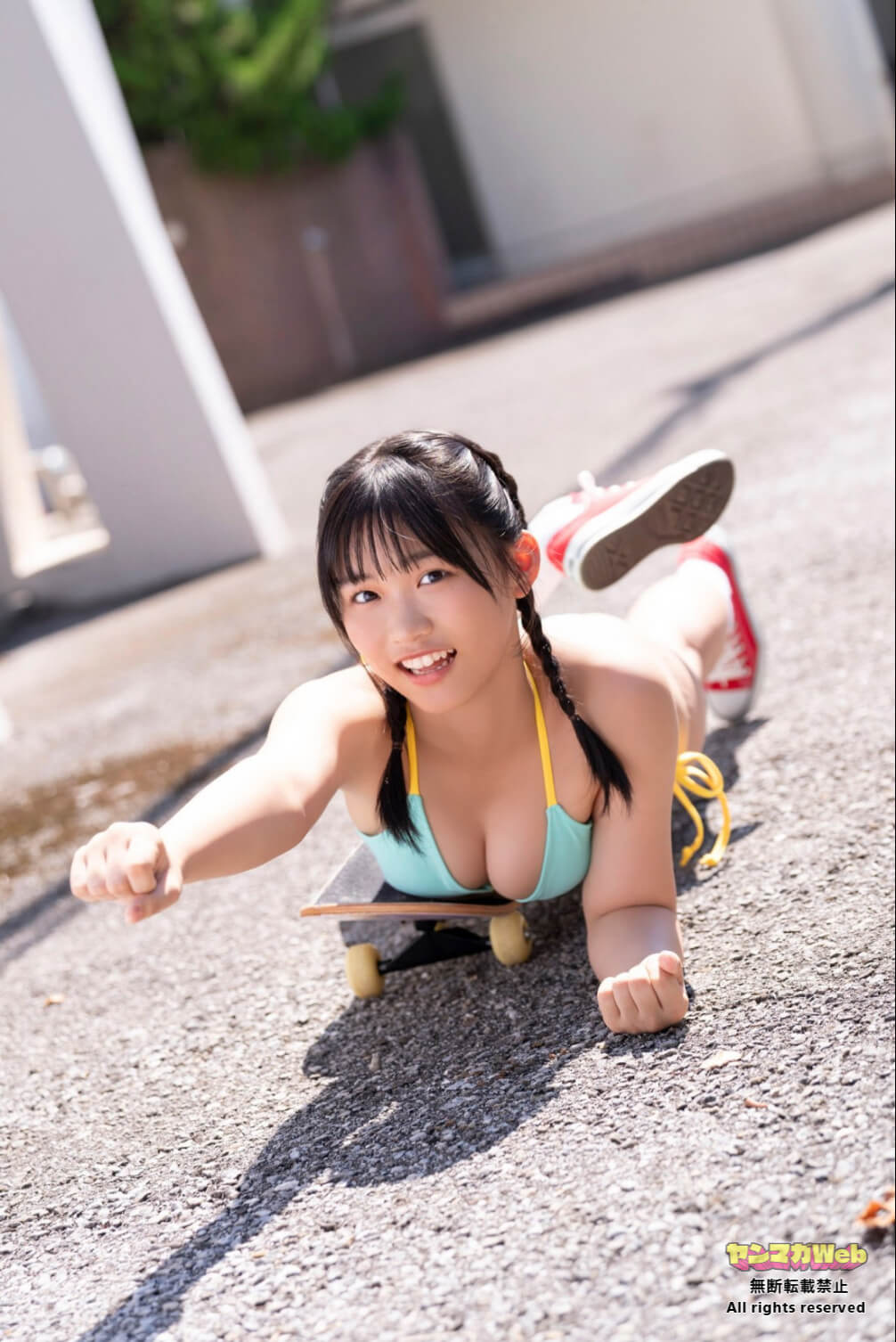 尾茂井奏良水着画像