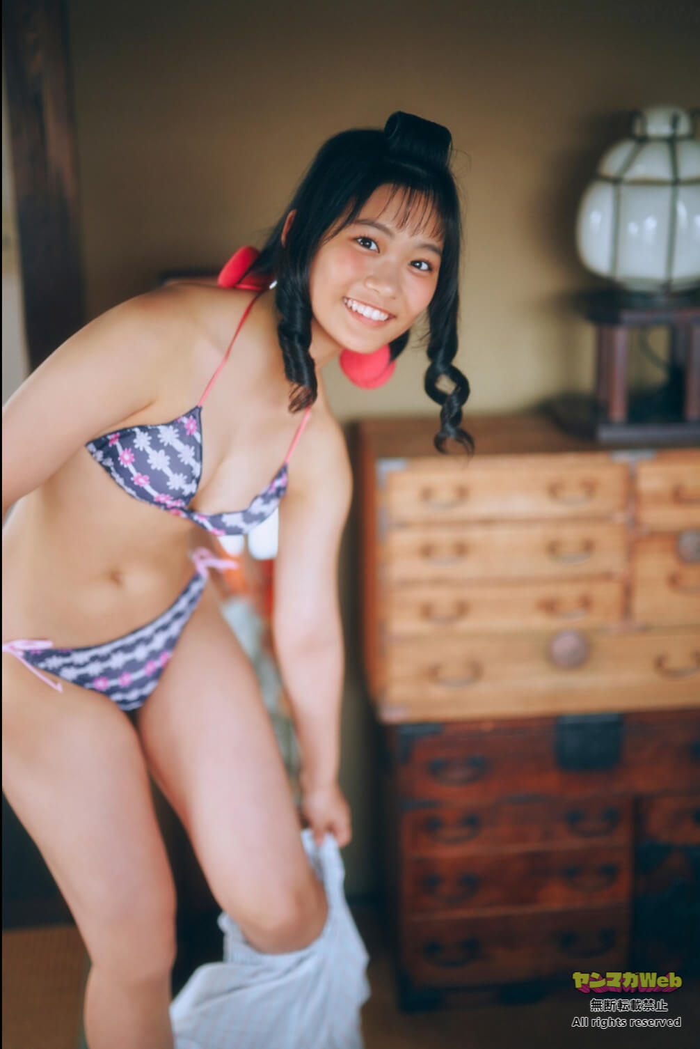 尾茂井奏良水着画像