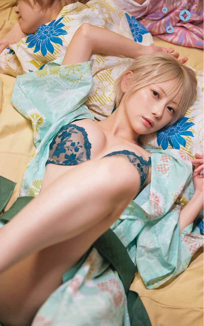 篠崎こころ水着画像