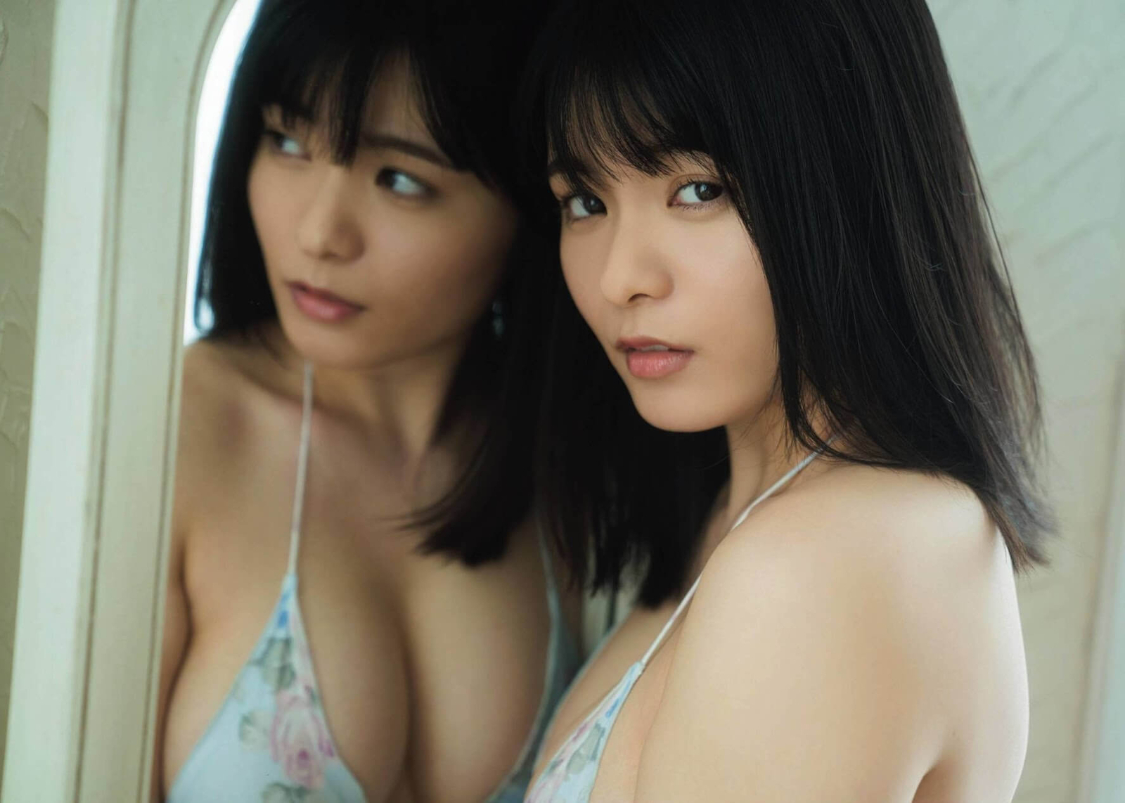 星名美津紀水着画像