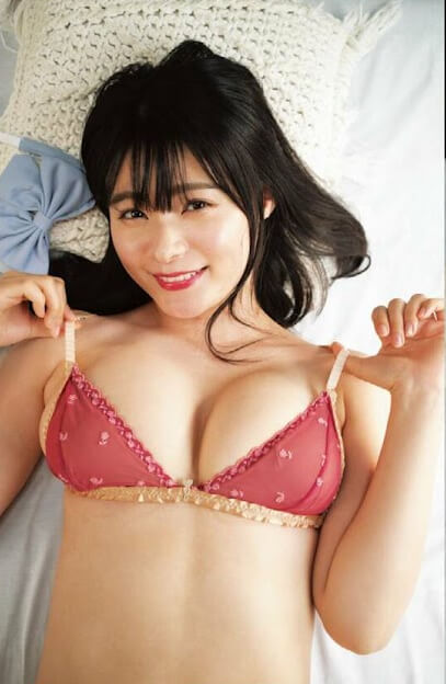星名美津紀水着画像