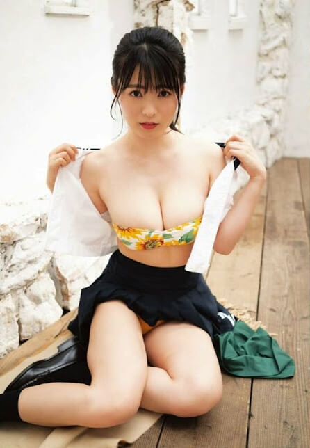 星名美津紀水着画像