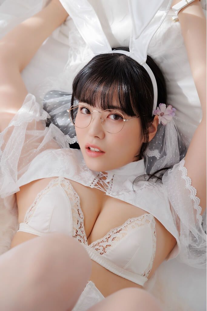 東雲うみ水着画像