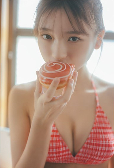 一ノ瀬瑠菜水着画像