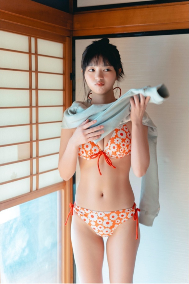 蒔埜ひな水着画像