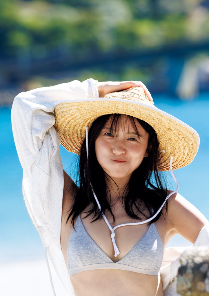 志田音々水着画像