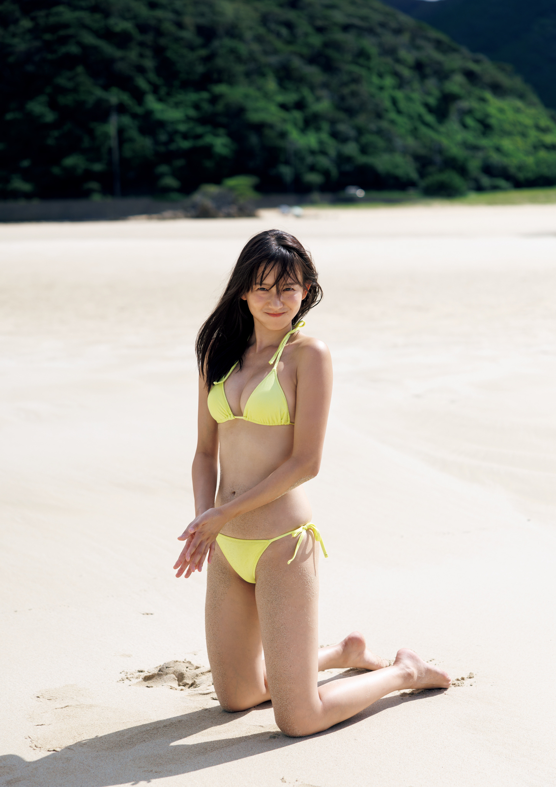 志田音々水着画像