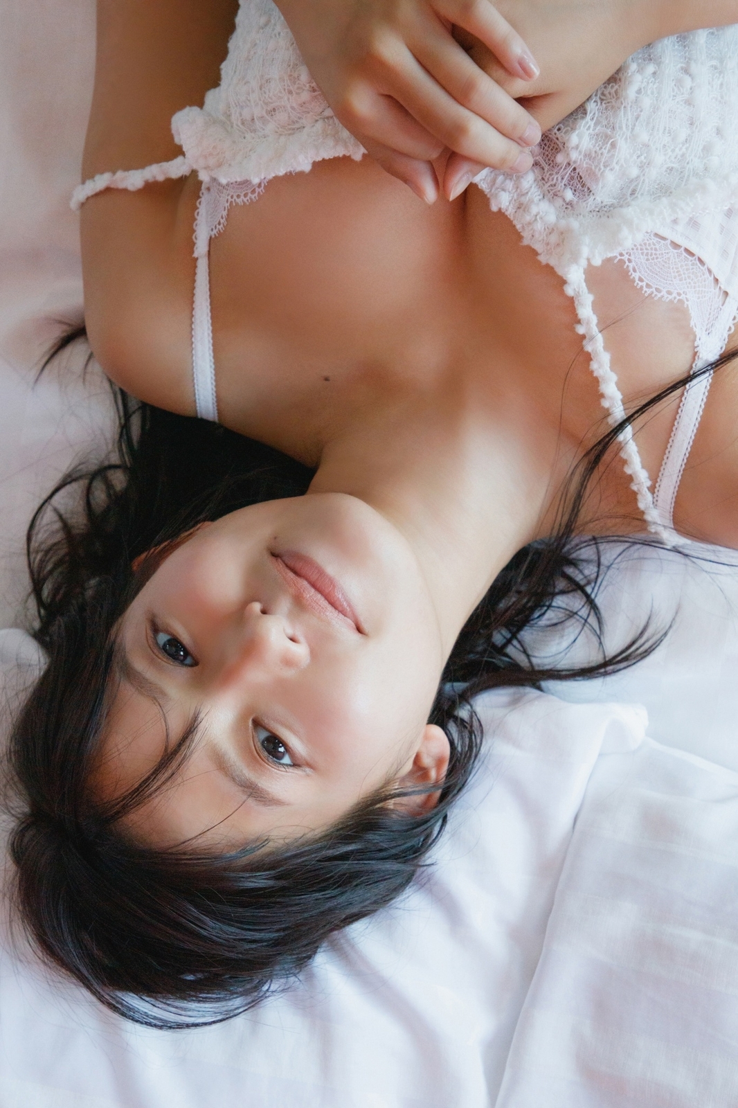 志田音々水着画像