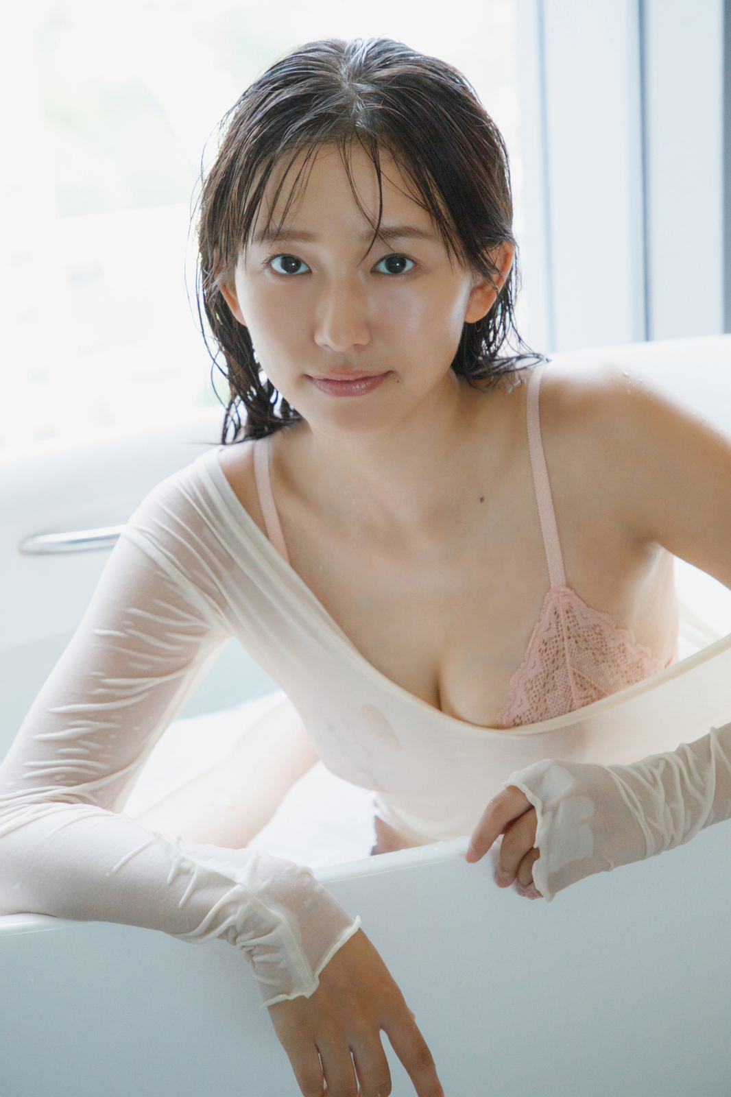 志田音々水着画像