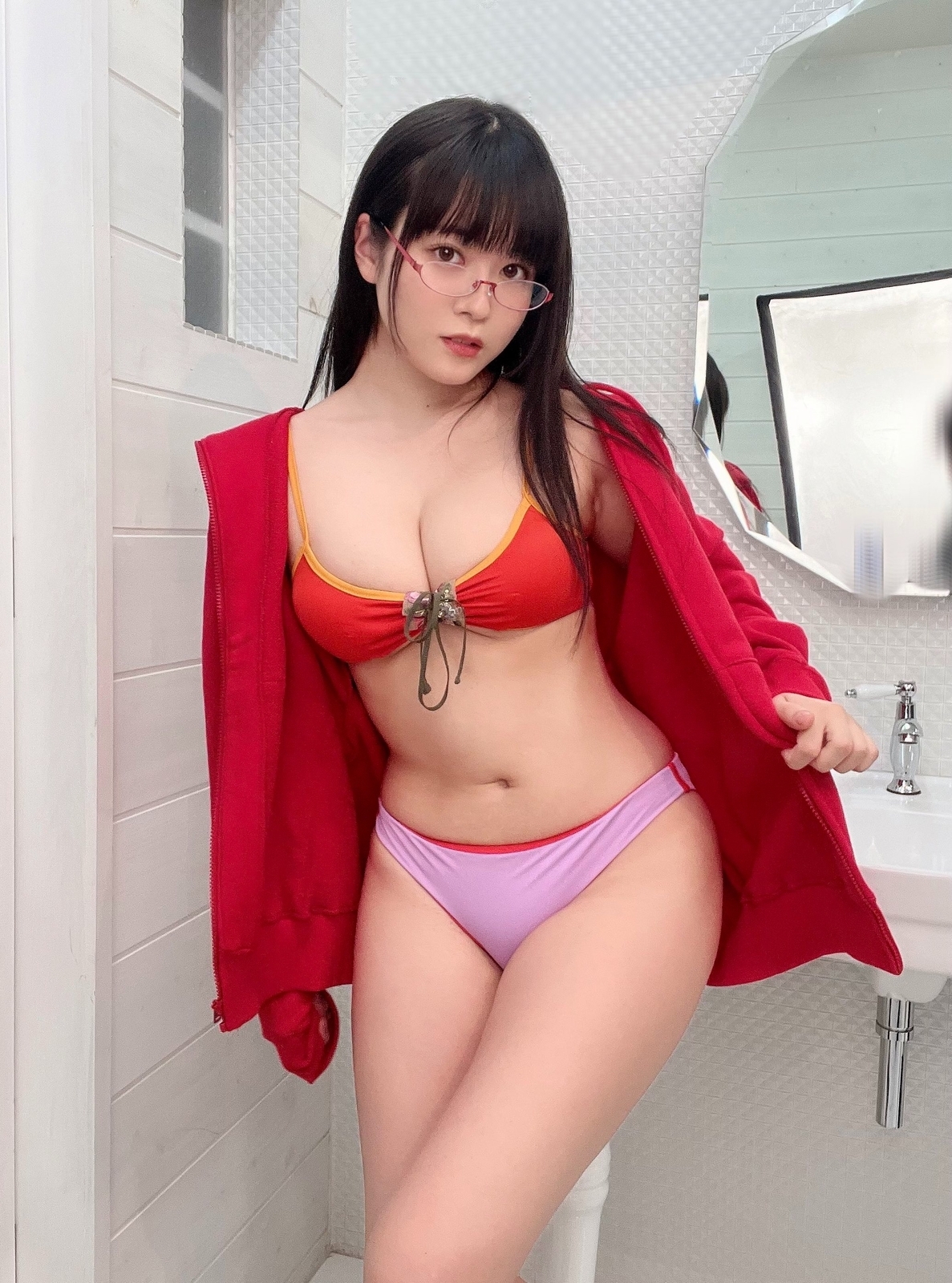 東雲うみ水着画像
