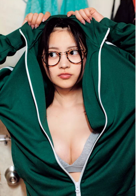 宇咲水着画像