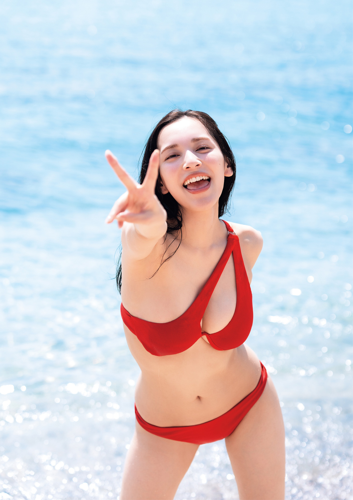 都丸紗也華水着画像