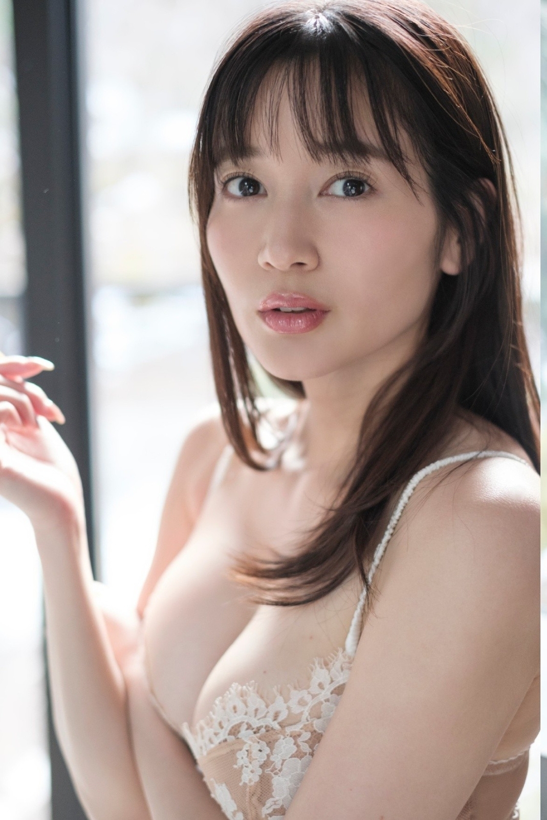 出口亜梨沙水着画像