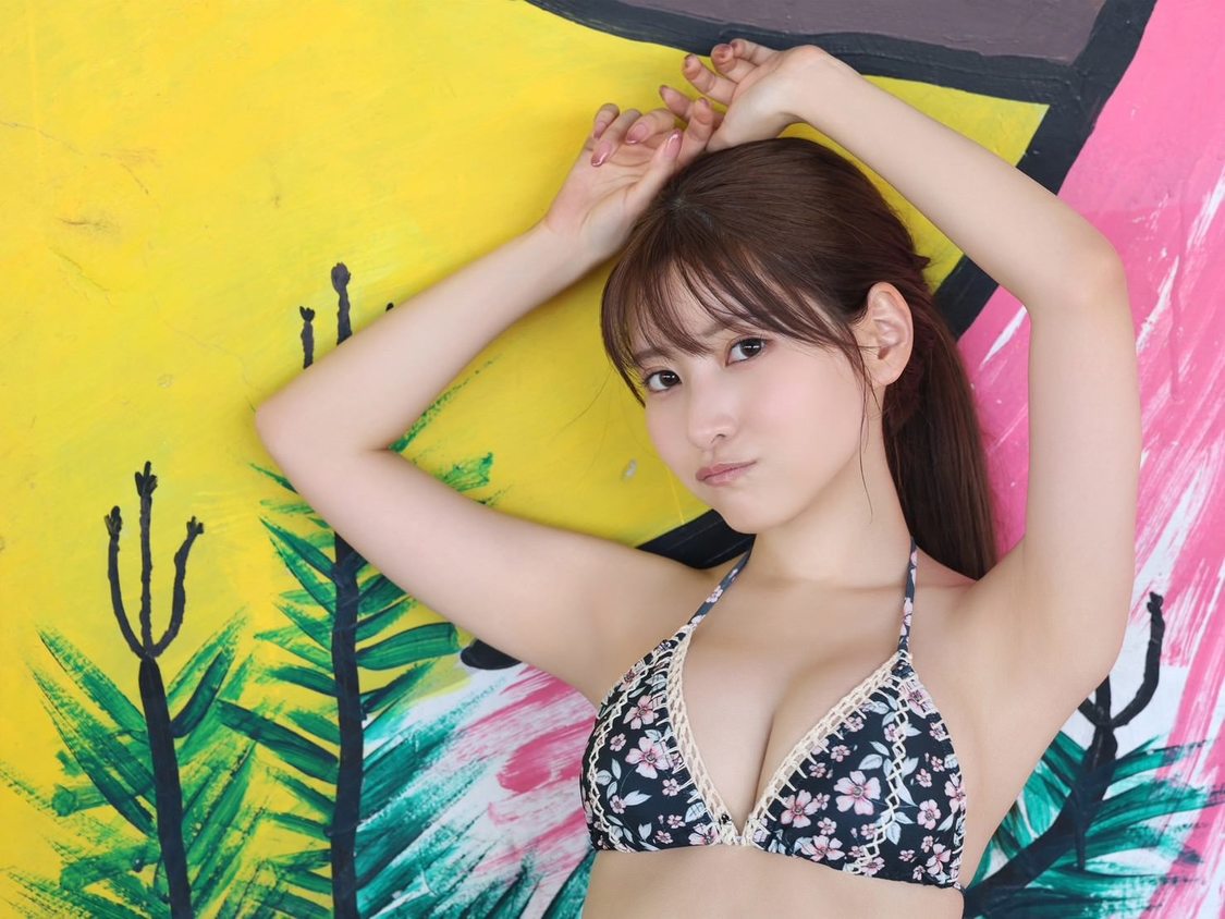 小鳥遊るい水着画像